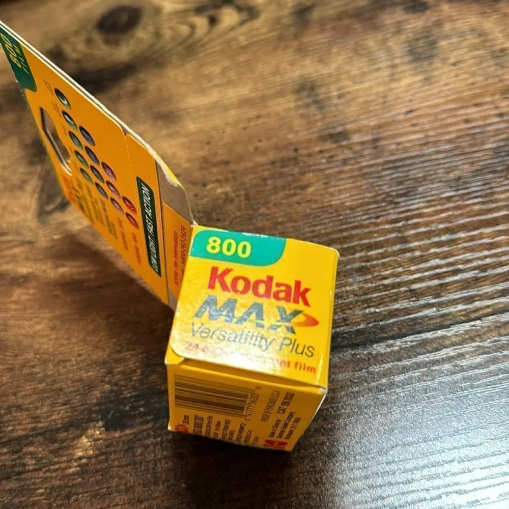 Vintage Almost Kodak Max 800 24 Exp 35mm Film Expired 06/2007 ISO 800/30.‎